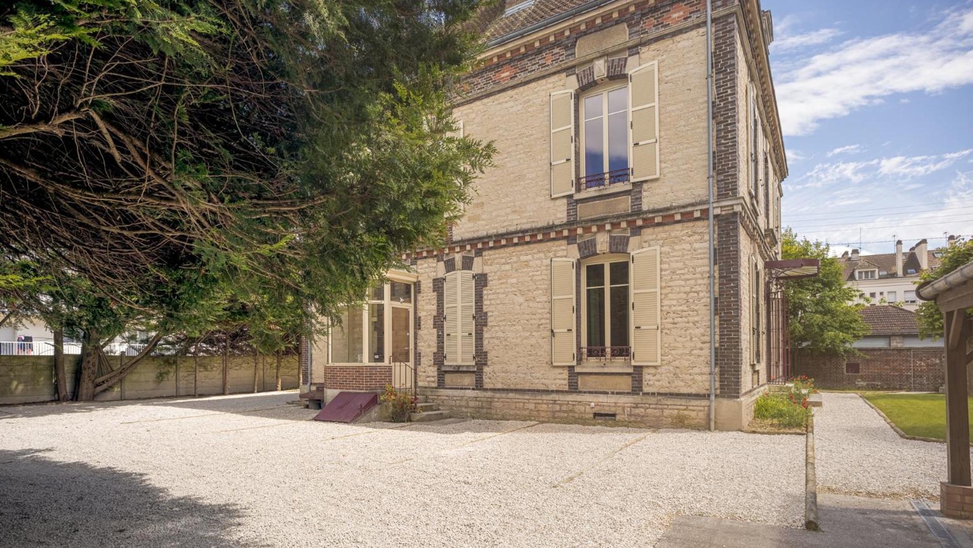 Bonappart 4 - Charme Napoleonien & Confort Troyes Exterior foto