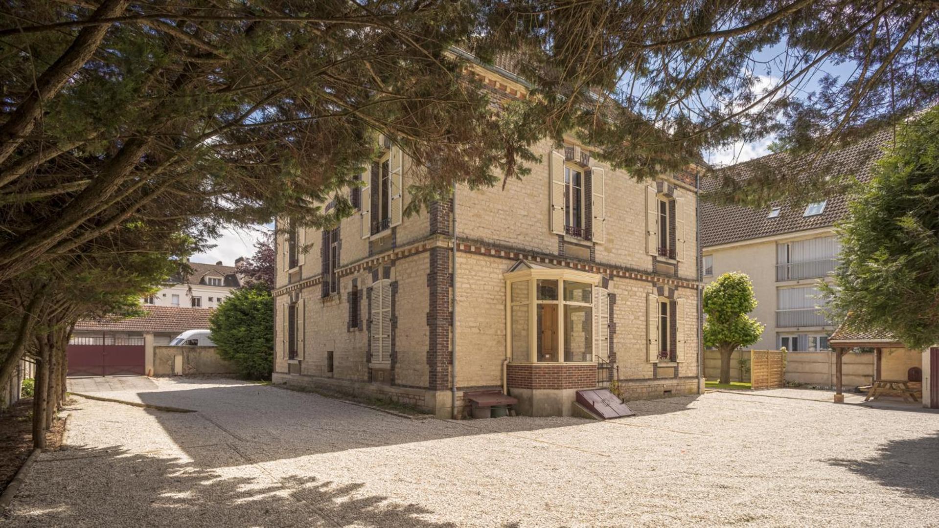 Bonappart 4 - Charme Napoleonien & Confort Troyes Exterior foto